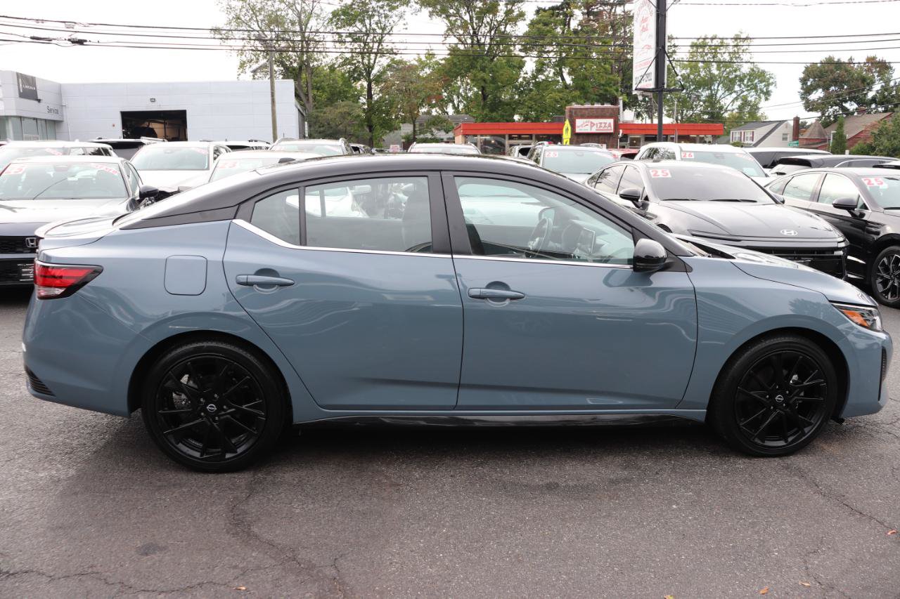 Used 2025 Nissan Sentra SR w/ Midnight Edition FWD image 6