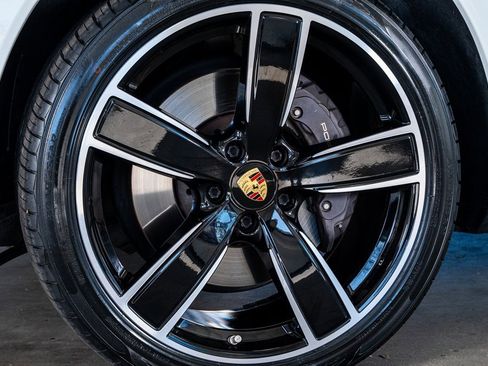 Used 2023 Porsche Cayenne Platinum Edition image 10