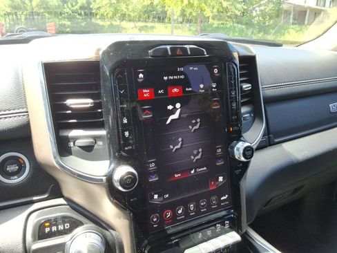 Used 2019 RAM 1500 Laramie RWD image 32