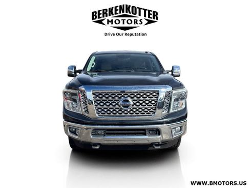 Used 2016 Nissan Titan SL image 8