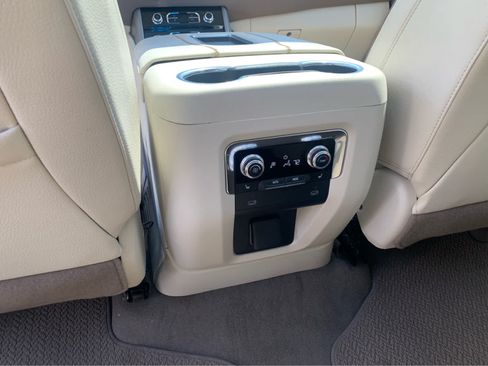 Used 2023 GMC Yukon XL Denali AWD/4WD image 25