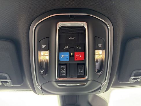 New 2025 Jeep Grand Cherokee Laredo X w/ Luxury Tech Group I image 26