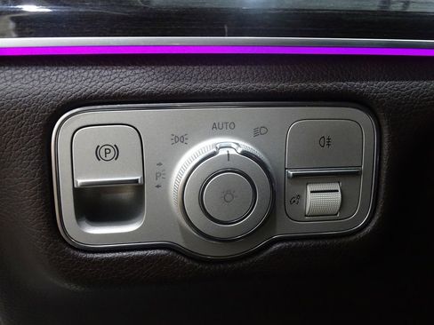 Used 2020 Mercedes-Benz GLS 450 4MATIC image 17