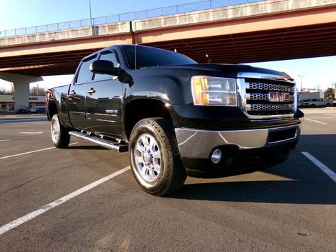 Used 2012 GMC Sierra 2500 SLE w/ SLE Preferred Package image 4