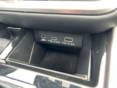 Used 2025 Subaru Outback Limited image 35