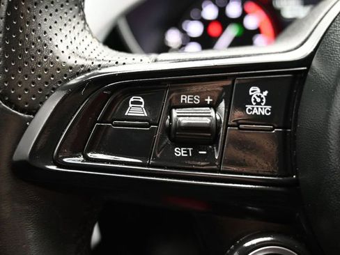 Used 2023 Alfa Romeo Giulia Veloce RWD image 23