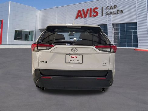 Used 2025 Toyota RAV4 LE image 7