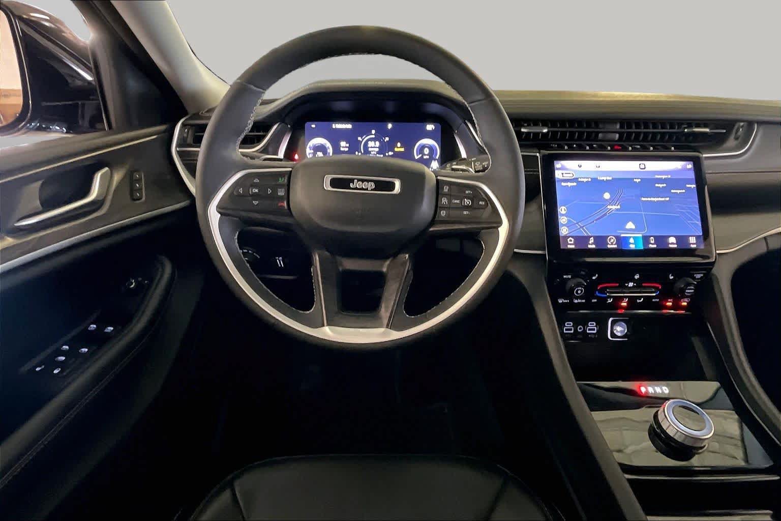Used 2023 Jeep Grand Cherokee Limited RWD image 5