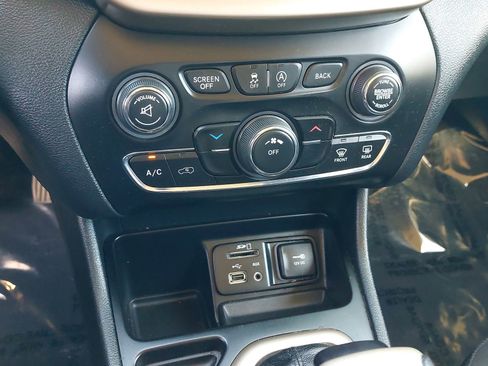 Used 2016 Jeep Cherokee 75th Anniversary image 24