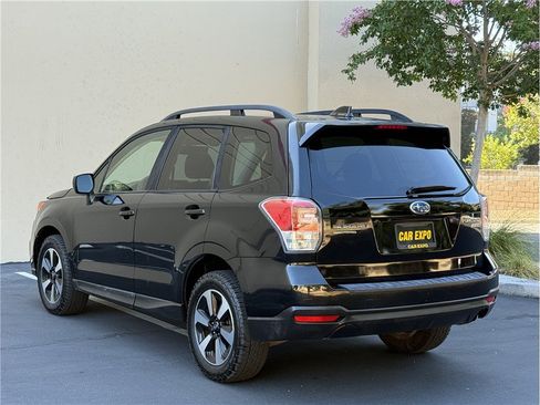 Used 2017 Subaru Forester 2.5i Premium AWD/4WD image 6