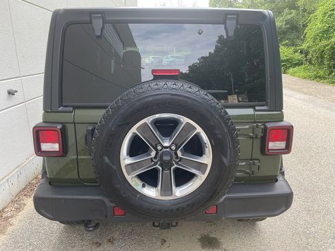 Used 2021 Jeep Wrangler Unlimited Sahara w/ Dual Top Group AWD/4WD image 7