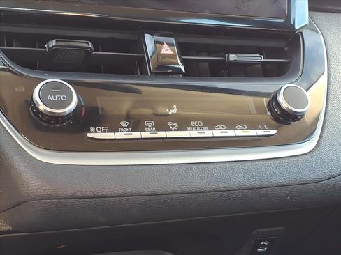 Used 2023 Toyota Corolla LE image 18