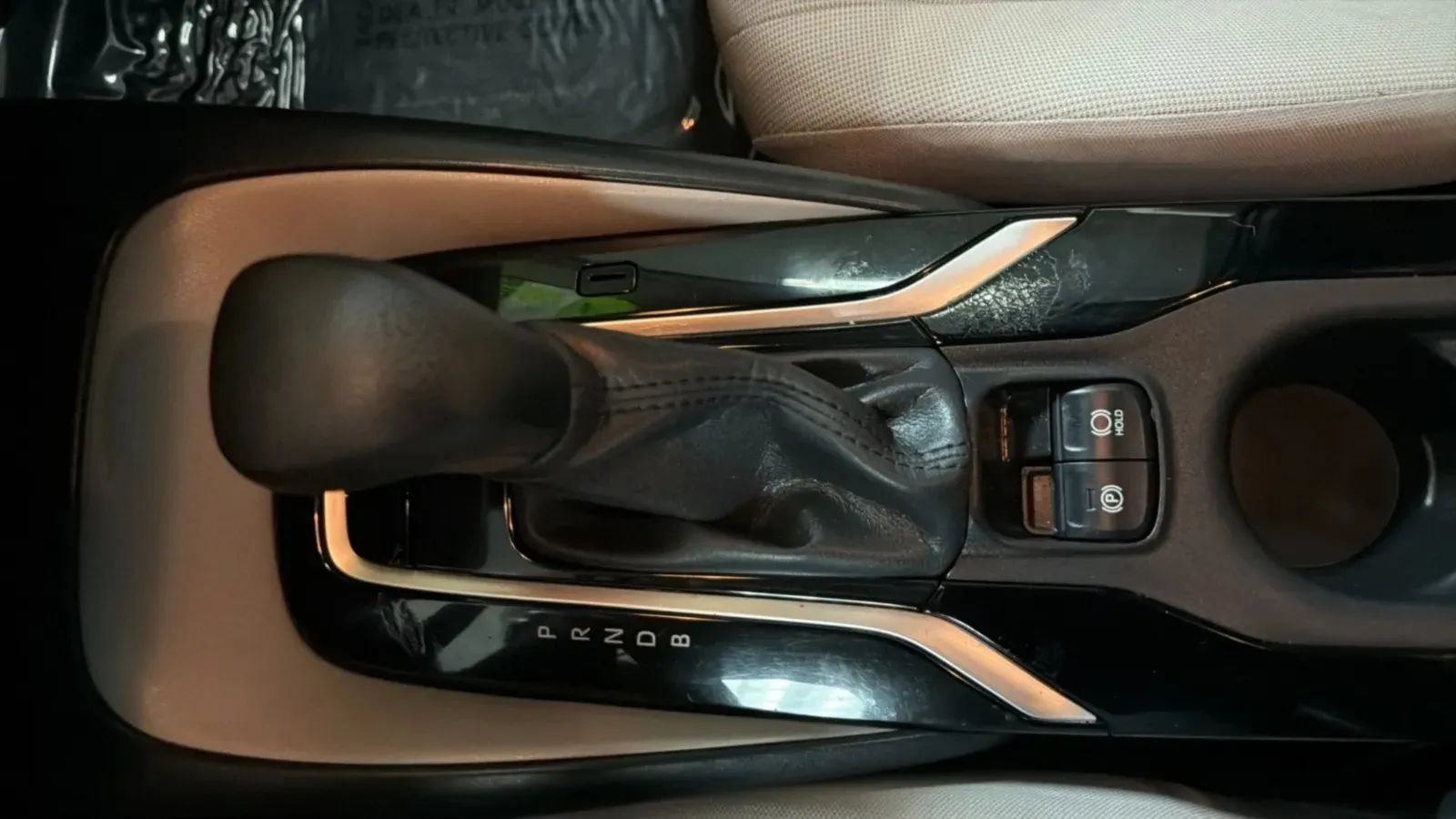 Used 2020 Toyota Corolla LE w/ Carpet Mat Package (TMS) FWD image 12