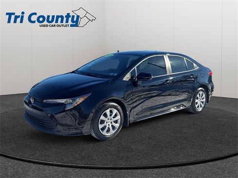 Certified 2025 Toyota Corolla LE image 3