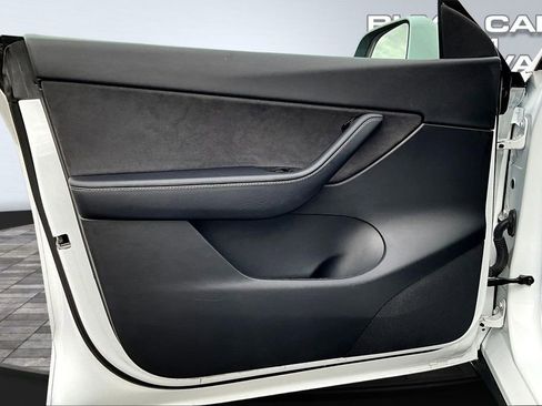 Used 2020 Tesla Model Y Long Range image 22