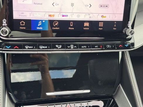 New 2026 Jeep Grand Wagoneer Limited AWD/4WD image 23