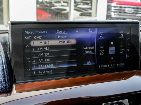 Used 2021 Lexus LX 570 4WD w/ Luxury Package image 31
