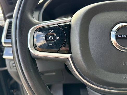 Used 2018 Volvo XC90 T6 Momentum w/ Convenience Package image 11