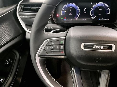 Used 2025 Jeep Grand Cherokee Laredo X w/ Luxury Tech Group I AWD/4WD image 23