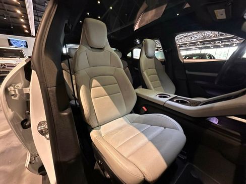 Used 2020 Porsche Taycan 4S image 27