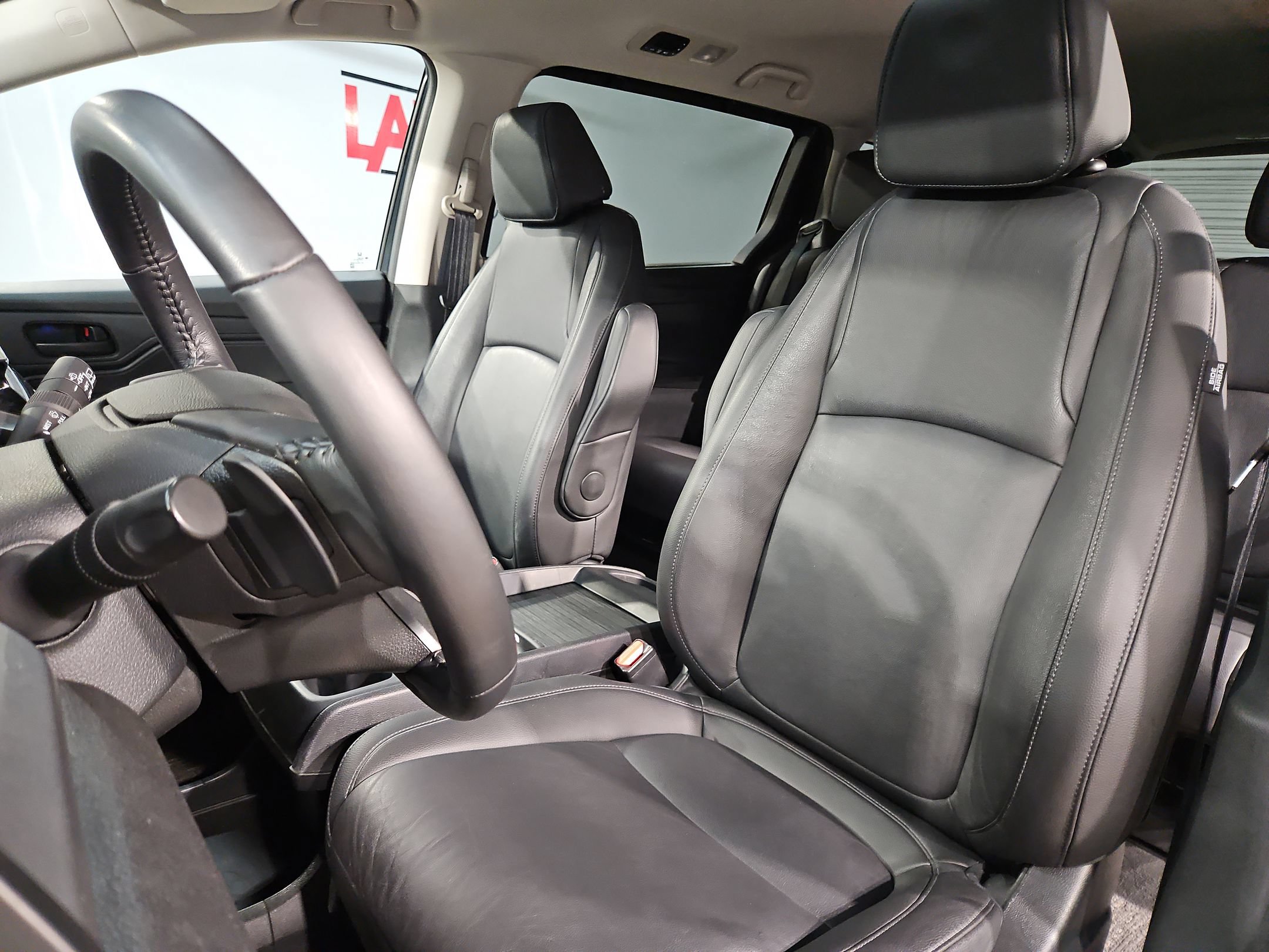 Used 2025 Honda Odyssey EX-L image 24