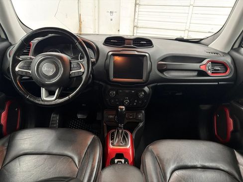 Used 2018 Jeep Renegade Trailhawk AWD/4WD image 21