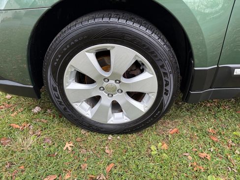 Used 2011 Subaru Outback 2.5i image 16