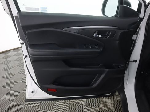 Used 2022 Honda Pilot Sport image 23