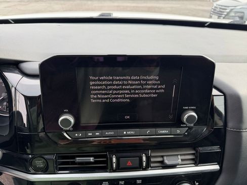 Used 2025 Nissan Pathfinder SV image 20