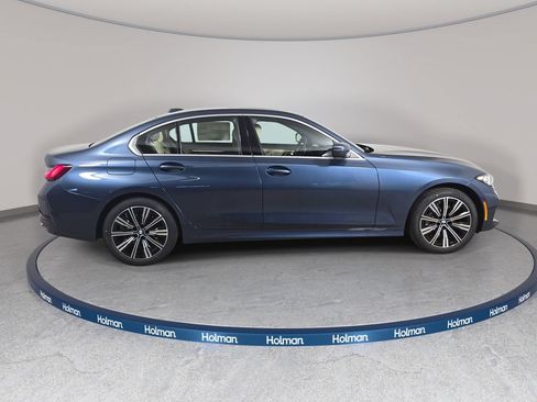 New 2026 BMW 330i xDrive Sedan w/ Premium Package AWD/4WD image 4