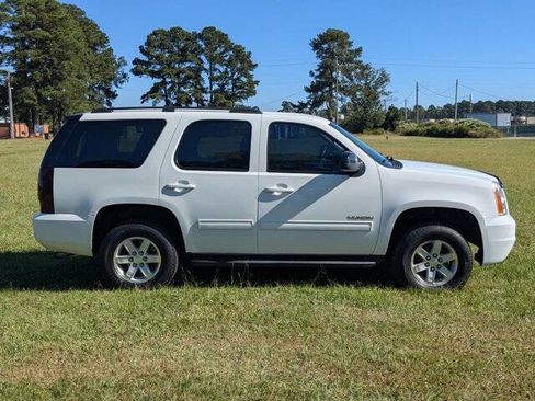 Used 2014 GMC Yukon SLE image 2