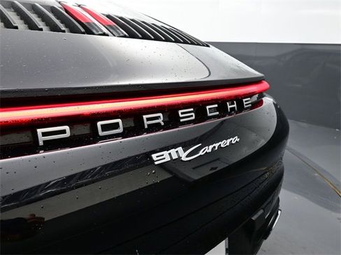Used 2020 Porsche 911 Carrera image 18