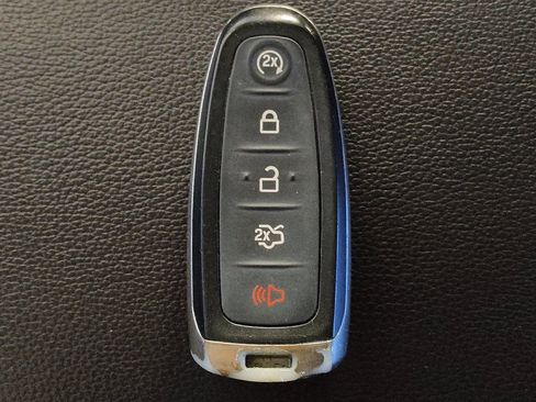 Used 2017 Ford Escape Titanium image 32