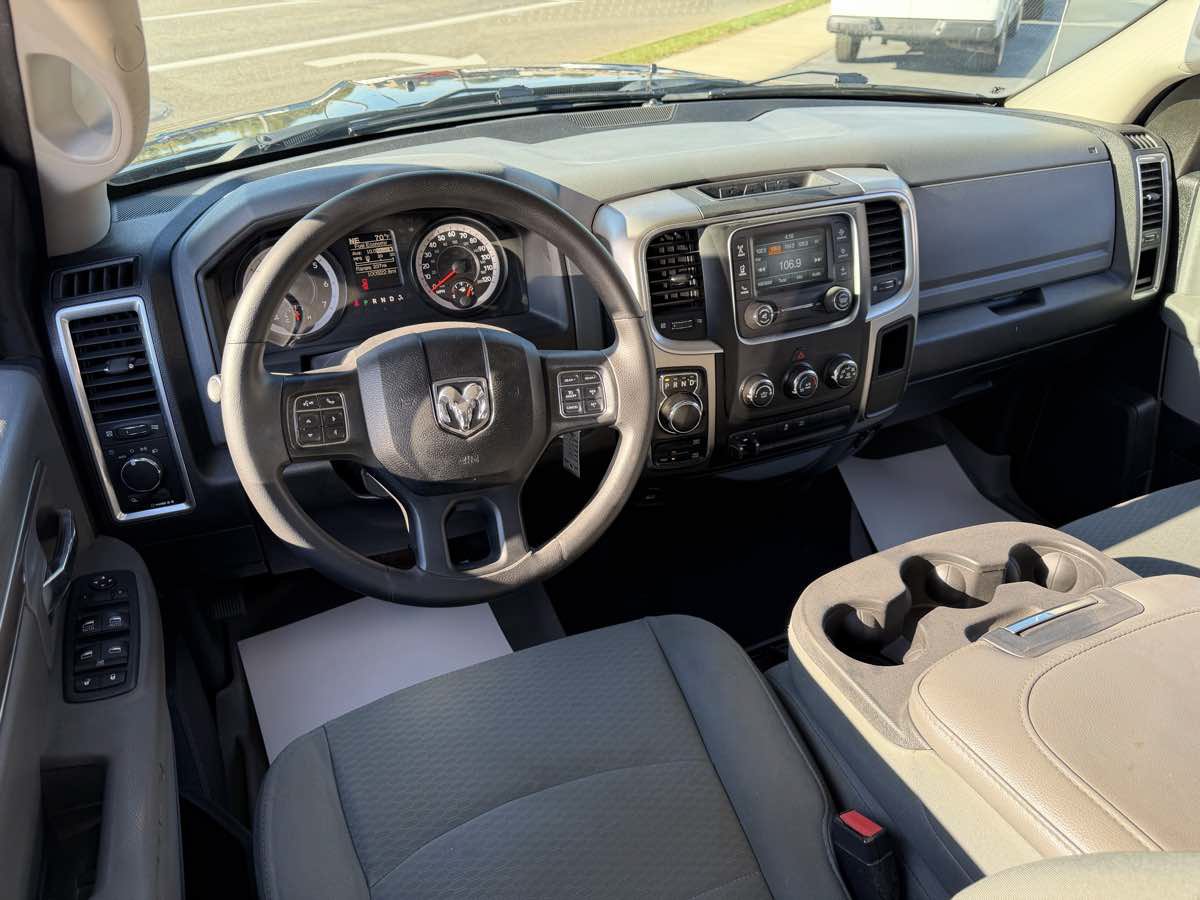 Used 2018 RAM 1500 Classic SLT AWD/4WD image 12