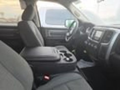 Used 2022 RAM 1500 Classic SLT AWD/4WD image 4