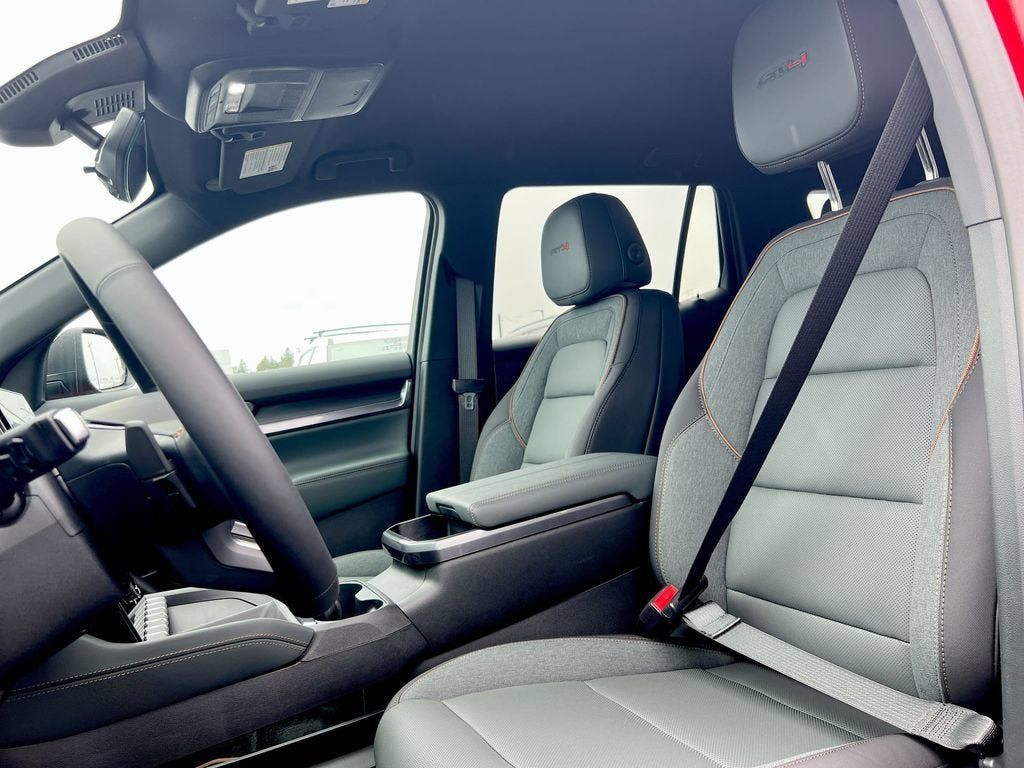 New 2026 GMC Terrain AT4 w/ Technology Package II AWD/4WD image 17