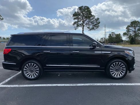 Used 2019 Lincoln Navigator L Reserve image 9