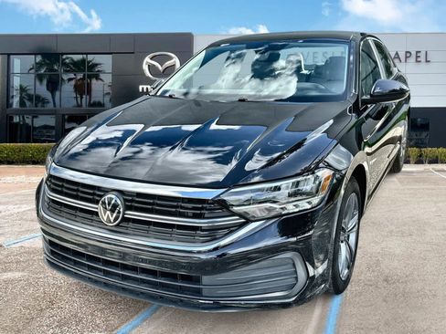 Used 2023 Volkswagen Jetta SE w/ Panoramic Sunroof Package FWD image 1