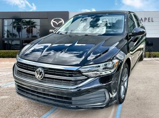 Used 2023 Volkswagen Jetta SE w/ Panoramic Sunroof Package FWD video 1