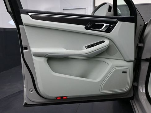 New 2026 Porsche Macan GTS image 7