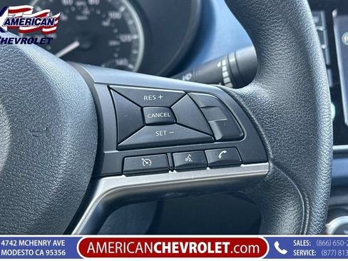 Used 2025 Nissan Versa SV FWD image 32