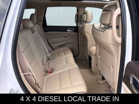 Used 2018 Jeep Grand Cherokee Overland AWD/4WD image 13