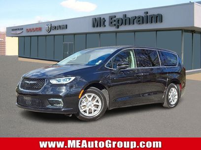 Used 2023 Chrysler Pacifica Touring-L