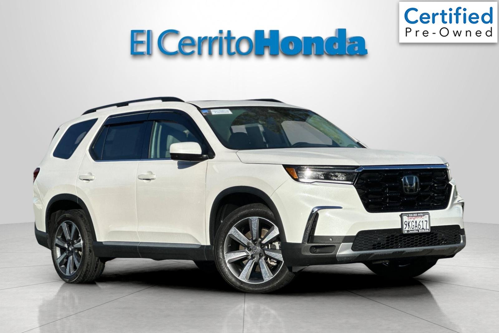 Certified 2024 Honda Pilot Touring image 1