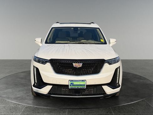 Used 2022 Cadillac XT6 Sport w/ Platinum Package AWD/4WD image 2
