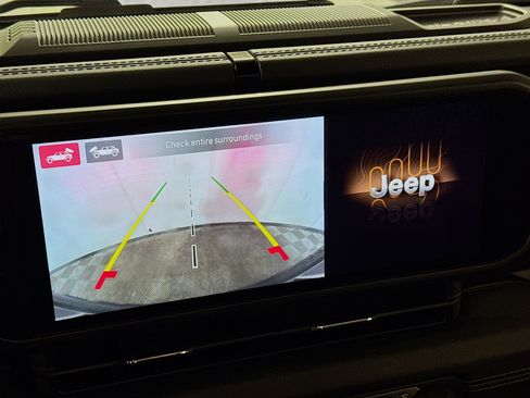 Used 2024 Jeep Wrangler High Altitude AWD/4WD image 3