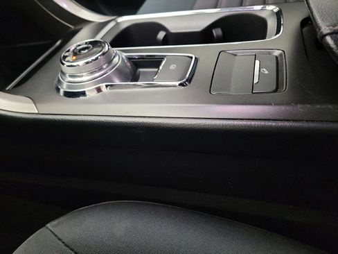 Used 2018 Ford Fusion SE FWD image 26