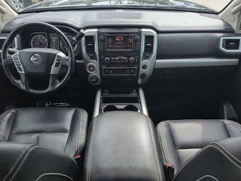 Used 2019 Nissan Titan PRO-4X w/ Pro-4x Convenience Package AWD/4WD image 14