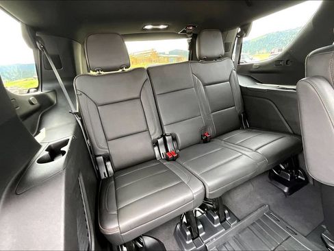 Used 2024 Chevrolet Tahoe High Country AWD/4WD image 28