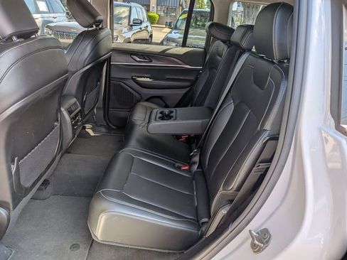 Certified 2023 Jeep Grand Cherokee Limited w/ Trailer Tow Prep Group (B) AWD/4WD image 12